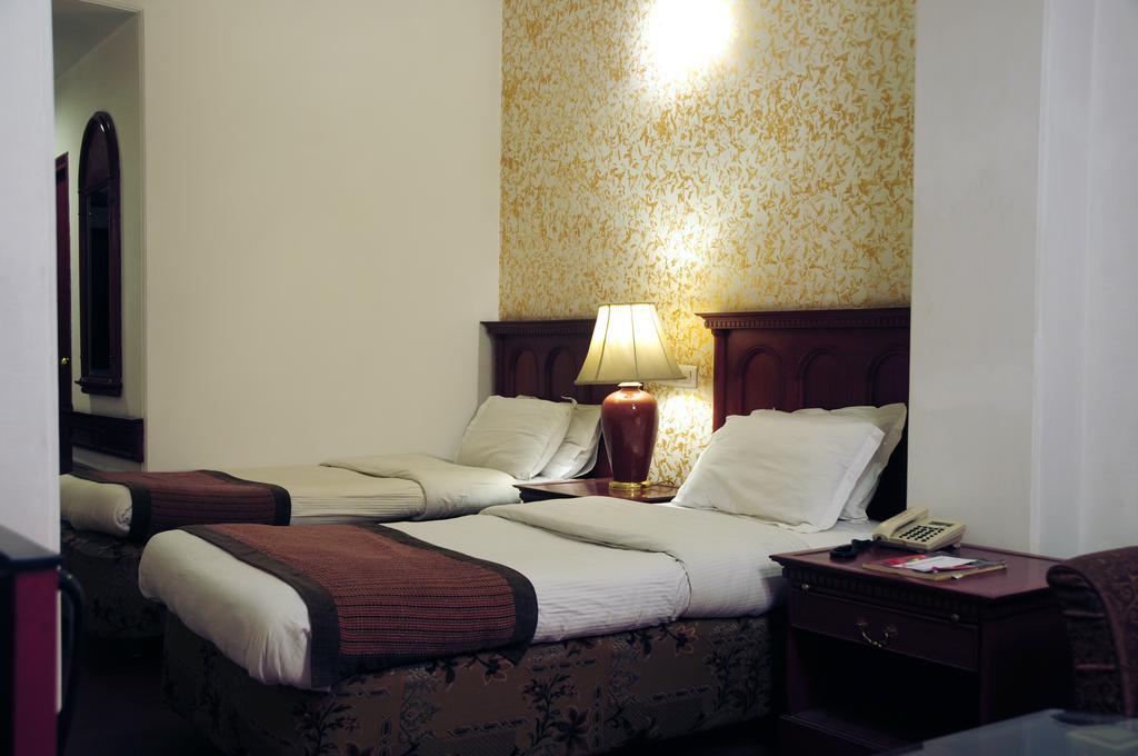 Hotel Mohan Lucknow Exterior photo